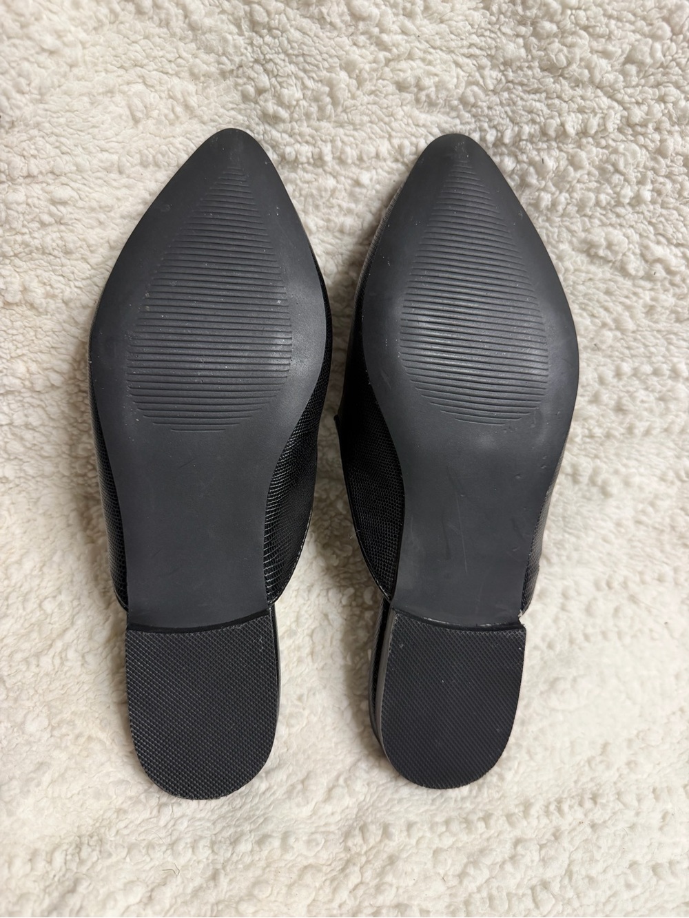 Steve Madden Black Textured Pointed Mule Slides - Picture 3 of 6